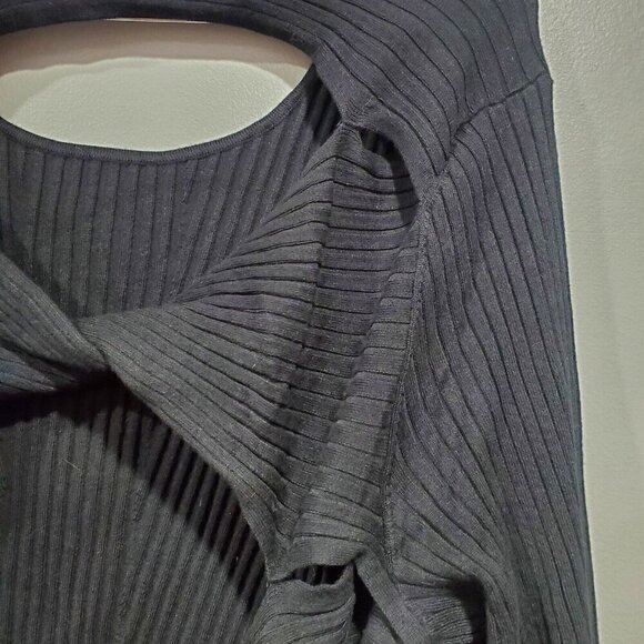 Future Collective Plus Size Black Long-Sleeved Ribbed Top Back Cut-outs Sz 4X - Picture 13 of 16